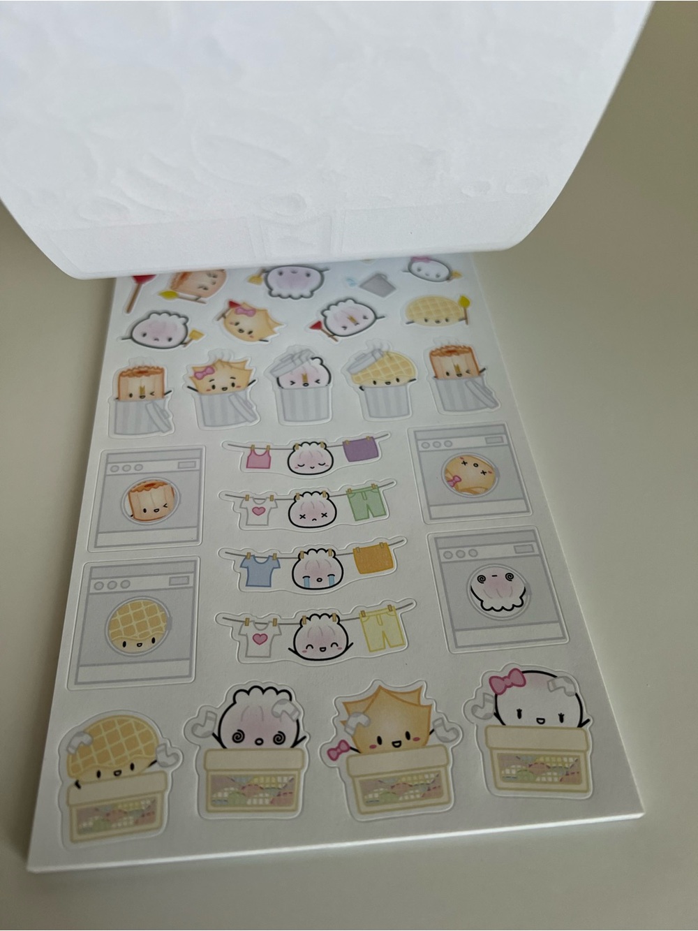 Wonton in a Million Sticker book - Picture 5 of 11